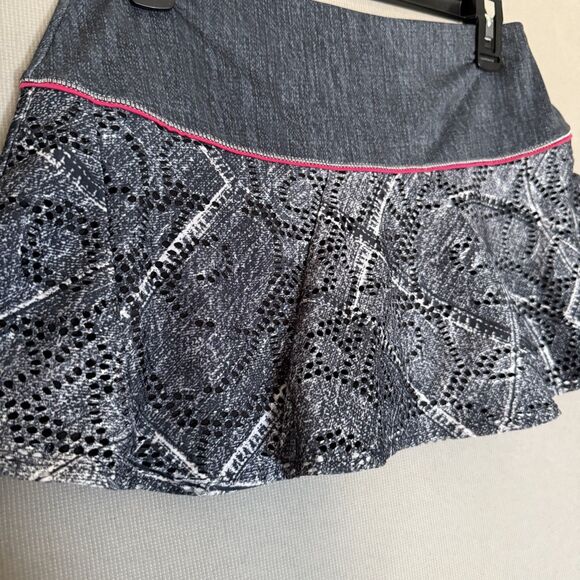 LUCKY IN LOVE  12" Skort Skirt Small With Shorts Black Gray Perforated Athletic - Picture 2 of 9